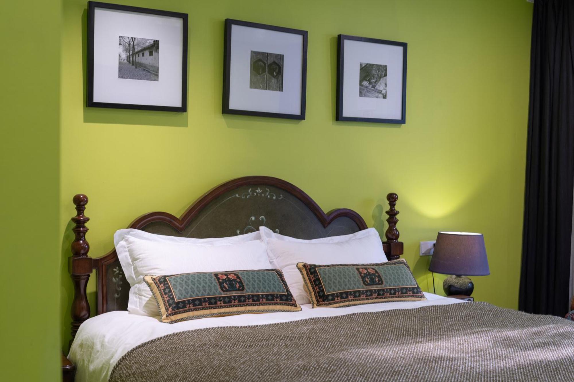 Hotel Cote Cour Deductive Beijing - Quadrangle Close To Tiananmen Square & Forbidden City & Nanluoguxiang, Walk To Wangfujing, English Speaking, Free Wifi, Free Laundry, Free Wonton & Noodles With Tour Ticket Service, Free Selfies With Ancient Costum Экстерьер фото